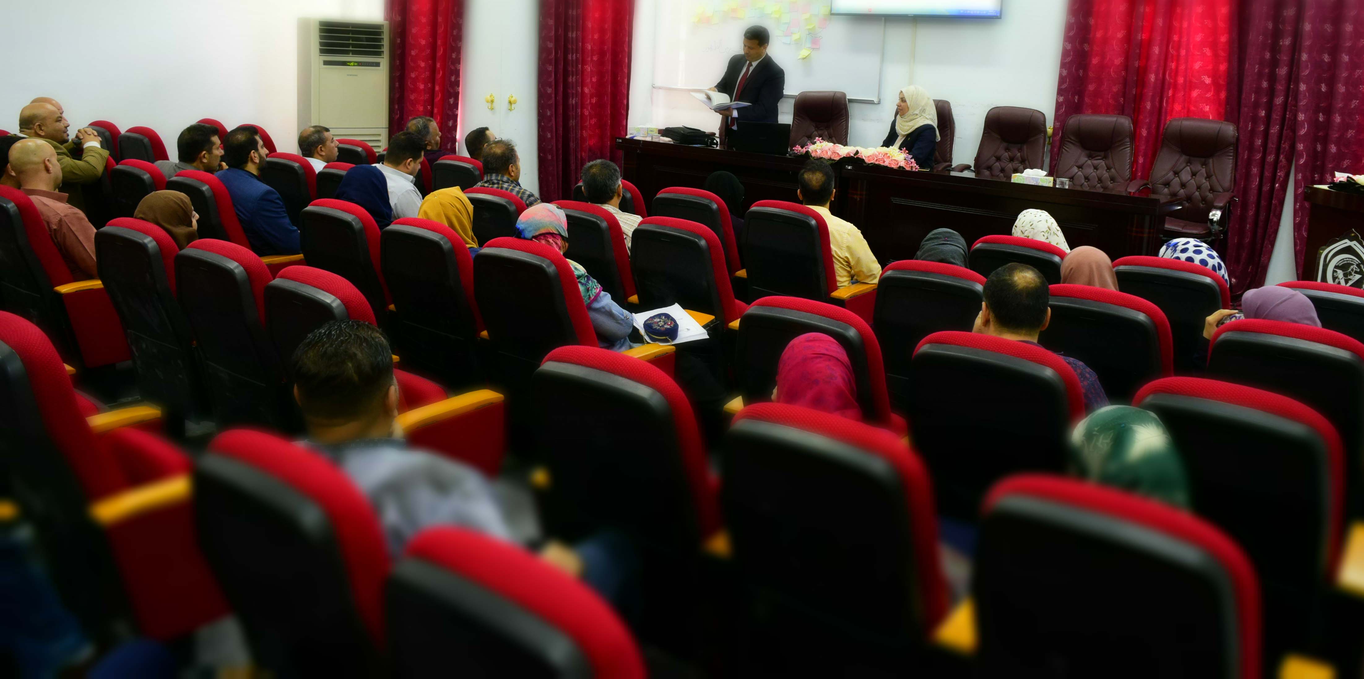 التعليم المستند الى الدماغ ندوة علمية اقامتها كلية الطب البيطري بجامعة كربلاء