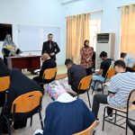 Dean of the College of Veterinary Medicine Inspects Final Exams for Undergraduate Students
