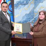 عميد كلية الطب البيطري يكريم الدكتورة خولة إبراهيم عبد بدرع الإبداع والتميز
