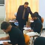 عميد كلية الطب البيطري بجامعة كربلاء يتفقد القاعات الامتحانية يوم السبت
